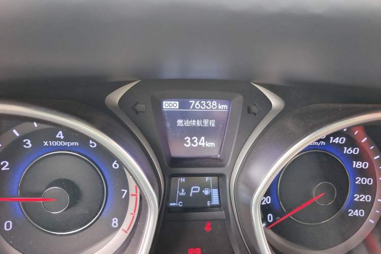 Used Hyundai Elantra (5th Generation / Langdong) 2016 1.6L Automatic Prestige Model Odometer Close Up