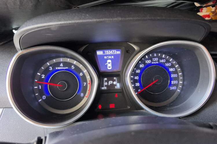 Used Hyundai Elantra (5th Generation / Langdong) 2016 1.6L Automatic Prestige Model Odometer Close Up