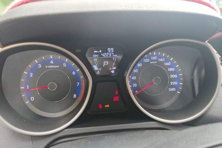 Used Hyundai Elantra (5th Generation / Langdong) 2016 1.6L Automatic Smart Version Odometer Close Up
