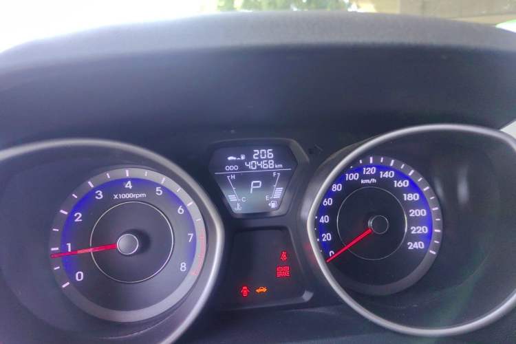 Used Hyundai Elantra (5th Generation / Langdong) 2016 1.6L Automatic Smart Version Odometer Close Up