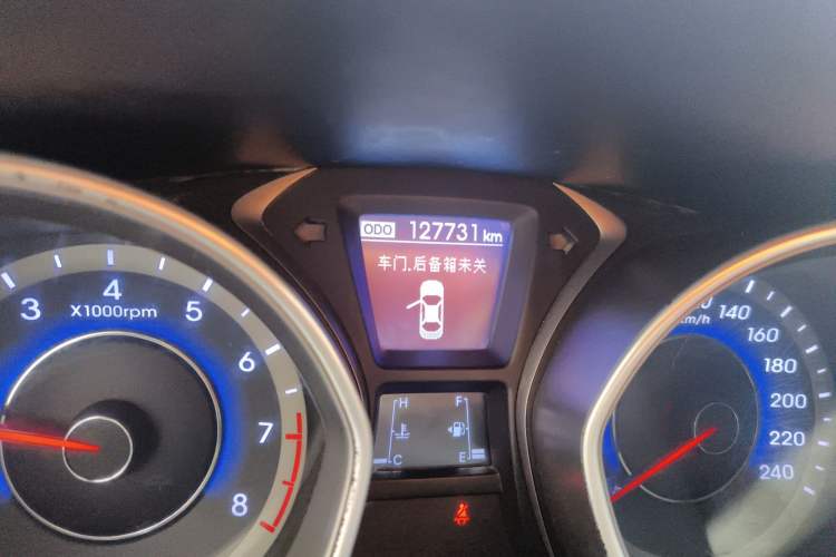 Used Hyundai Elantra (5th Generation / Langdong) 2016 1.6L Manual Luxury Model Odometer Close Up