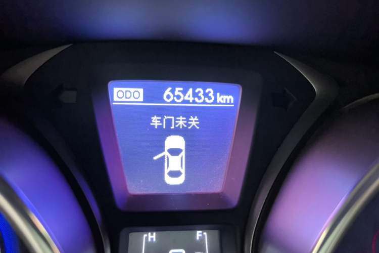 Used Hyundai Elantra (5th Generation / Langdong) 2016 1.6L Automatic Prestige Model Odometer Close Up