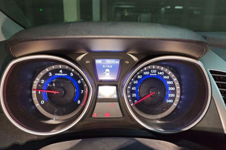 Used Hyundai Elantra (5th Generation / Langdong) 2016 1.6L Manual Luxury Model Odometer Close Up