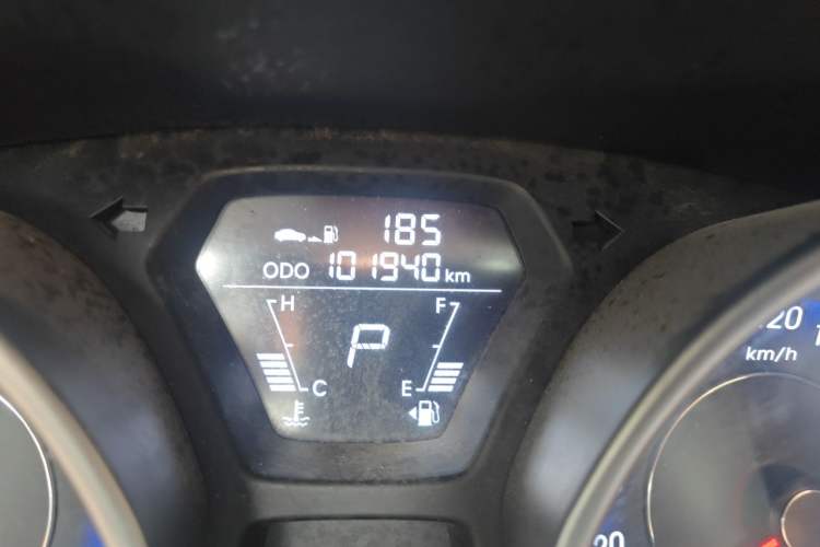 Used Hyundai Elantra (5th Generation / Langdong) 2016 1.6L Automatic Smart Version Odometer Close Up