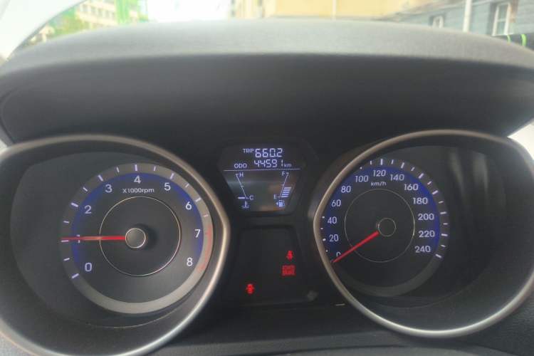 Used Hyundai Elantra (5th Generation / Langdong) 2016 1.6L Manual Fashion Edition Odometer Close Up