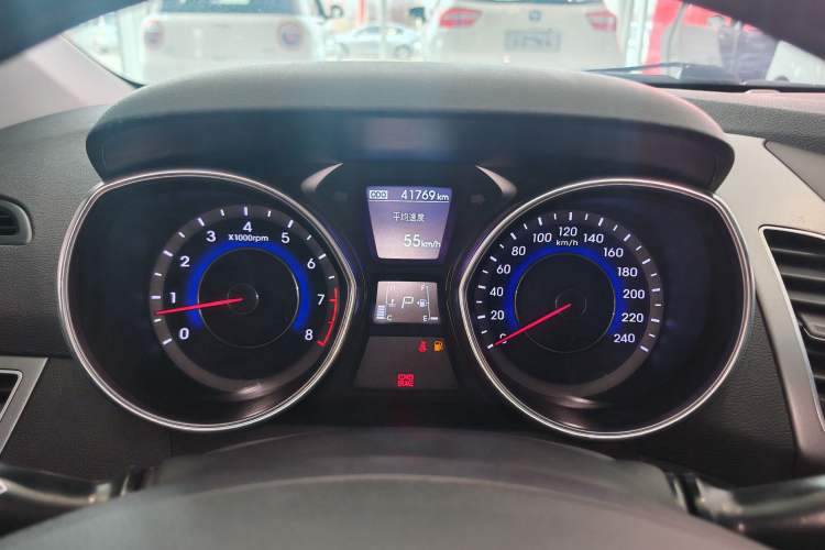 Used Hyundai Elantra (5th Generation / Langdong) 2016 1.6L Automatic Prestige Model Odometer Close Up