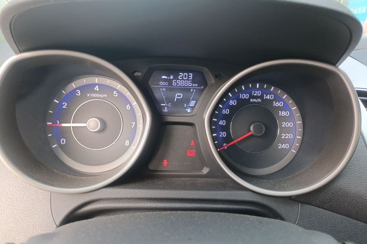 Used Hyundai Elantra (5th Generation / Langdong) 2016 1.6L Automatic Smart Version Odometer Close Up