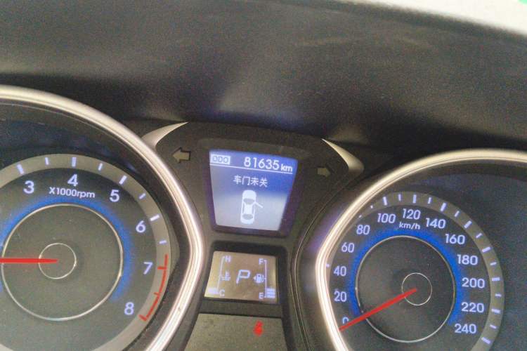Used Hyundai Elantra (5th Generation / Langdong) 2016 1.6L Automatic Prestige Model Odometer Close Up