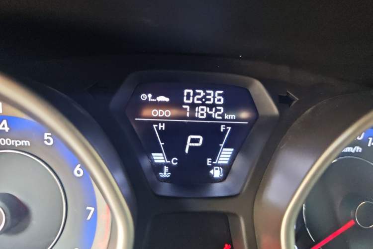 Used Hyundai Elantra (5th Generation / Langdong) 2016 1.6L Automatic Smart Version Odometer Close Up