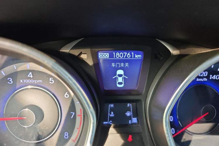 Used Hyundai Elantra (5th Generation / Langdong) 2016 1.6L Manual Luxury Model Odometer Close Up