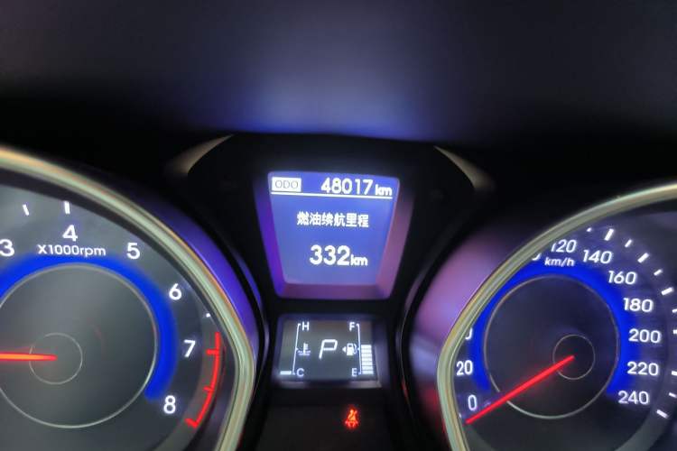 Used Hyundai Elantra (5th Generation / Langdong) 2016 1.6L Automatic Prestige Model Odometer Close Up