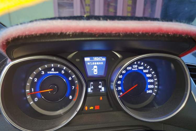 Used Hyundai Elantra (5th Generation / Langdong) 2016 1.6L Manual Luxury Model Odometer Close Up