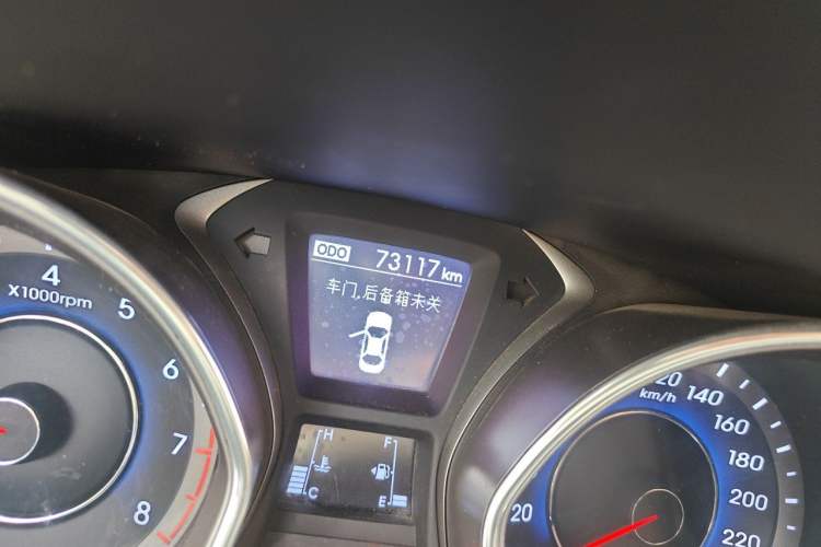 Used Hyundai Elantra (5th Generation / Langdong) 2016 1.6L Manual Luxury Model Odometer Close Up