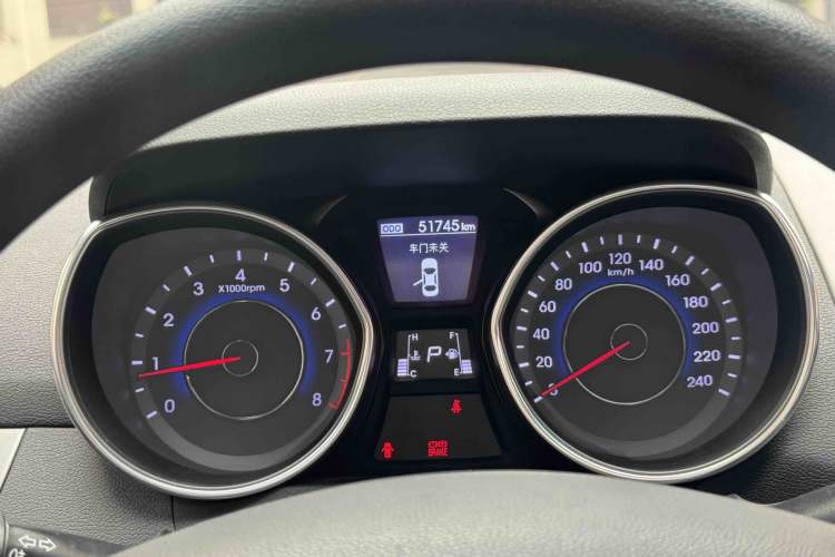 Used Hyundai Elantra (5th Generation / Langdong) 2016 1.6L Automatic Prestige Model Odometer Close Up