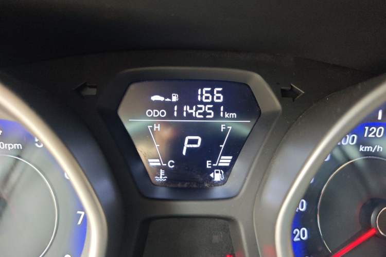 Used Hyundai Elantra (5th Generation / Langdong) 2016 1.6L Automatic Smart Version Odometer Close Up