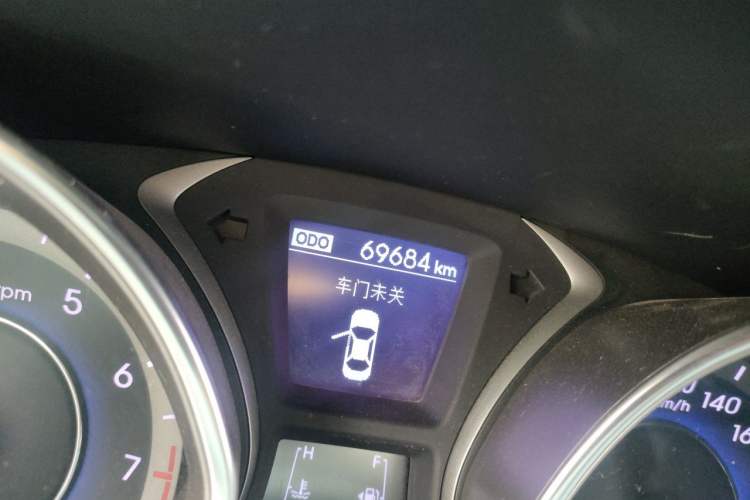 Used Hyundai Elantra (5th Generation / Langdong) 2016 1.6L Manual Luxury Model Odometer Close Up
