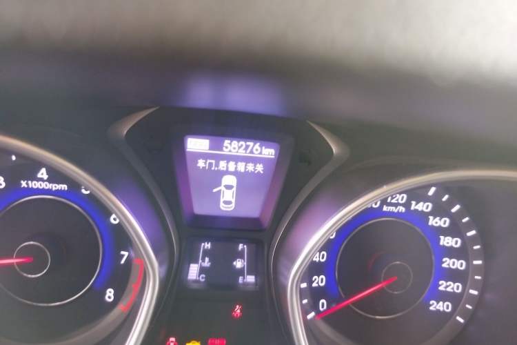 Used Hyundai Elantra (5th Generation / Langdong) 2016 1.6L Manual Luxury Model Odometer Close Up