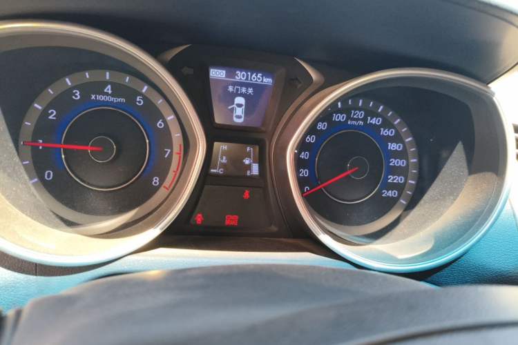 Used Hyundai Elantra (5th Generation / Langdong) 2016 1.6L Manual Luxury Model Odometer Close Up