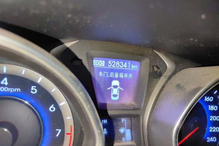 Used Hyundai Elantra (5th Generation / Langdong) 2016 1.6L Manual Luxury Model Odometer Close Up