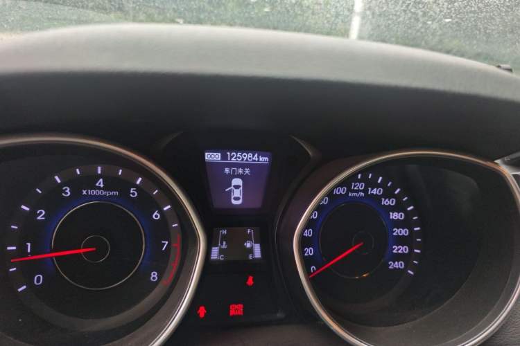 Used Hyundai Elantra (5th Generation / Langdong) 2016 1.6L Manual Luxury Model Odometer Close Up