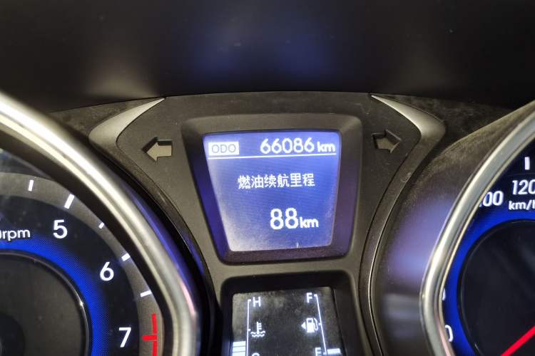 Used Hyundai Elantra (5th Generation / Langdong) 2016 1.6L Manual Luxury Model Odometer Close Up
