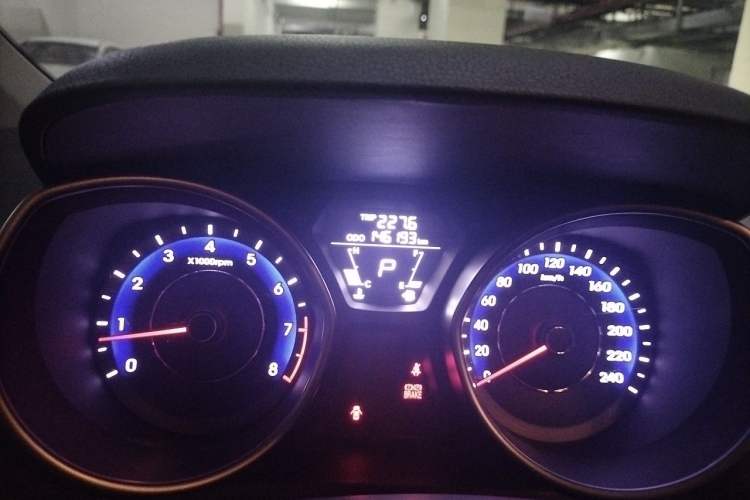 Used Hyundai Elantra (5th Generation / Langdong) 2016 1.6L Automatic Prestige Model Odometer Close Up