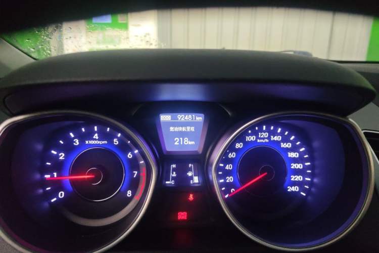 Used Hyundai Elantra (5th Generation / Langdong) 2016 1.6L Manual Luxury Model Odometer Close Up