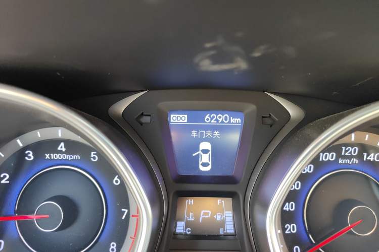 Used Hyundai Elantra (5th Generation / Langdong) 2016 1.6L Automatic Prestige Model Odometer Close Up