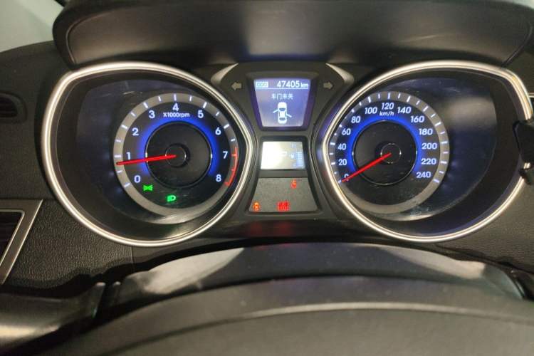 Used Hyundai Elantra (5th Generation / Langdong) 2016 1.6L Automatic Prestige Model Odometer Close Up