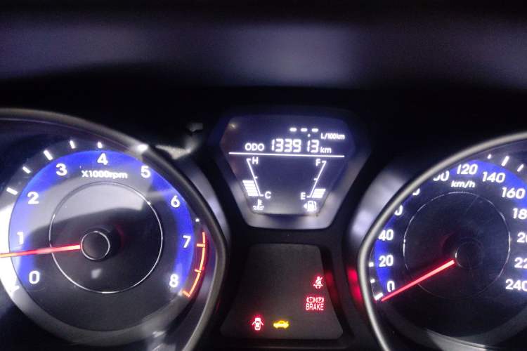Used Hyundai Elantra (5th Generation / Langdong) 2016 1.6L Manual Fashion Edition Odometer Close Up