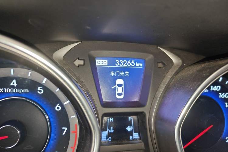 Used Hyundai Elantra (5th Generation / Langdong) 2016 1.6L Manual Luxury Model Odometer Close Up