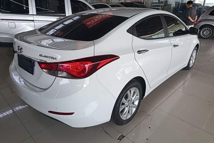 Used Hyundai Elantra (5th Generation / Langdong) 2016 1.6L Automatic Prestige Model Rear Right 45 Deg