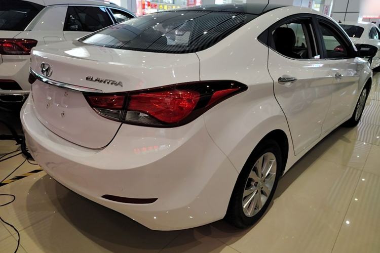 Used Hyundai Elantra (5th Generation / Langdong) 2016 1.6L Automatic Prestige Model Rear Right 45 Deg