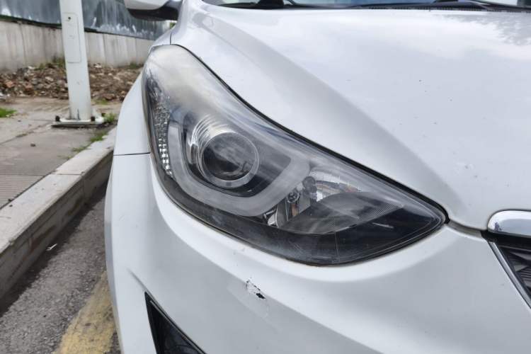 Used Hyundai Elantra (5th Generation / Langdong) 2016 1.6L Automatic Smart Version Right Front Headlight