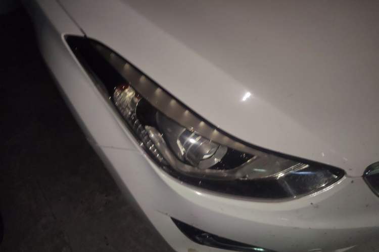 Used Hyundai Elantra (5th Generation / Langdong) 2016 1.6L Automatic Smart Version Right Front Headlight