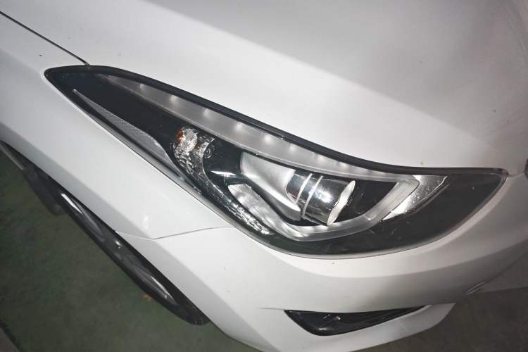 Used Hyundai Elantra (5th Generation / Langdong) 2016 1.6L Manual Luxury Model Right Front Headlight