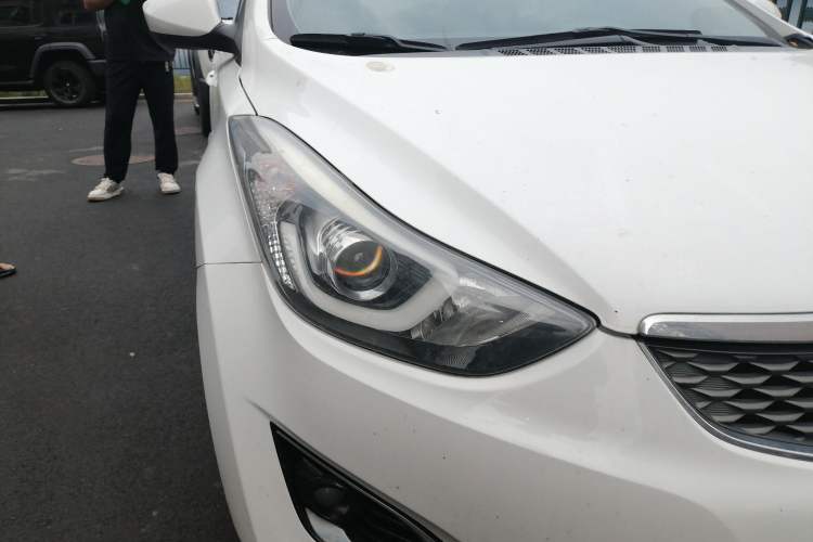 Used Hyundai Elantra (5th Generation / Langdong) 2016 1.6L Manual Fashion Edition Right Front Headlight
