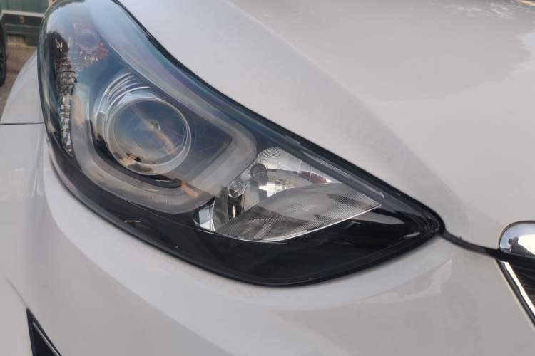 Used Hyundai Elantra (5th Generation / Langdong) 2016 1.6L Automatic Prestige Model Right Front Headlight