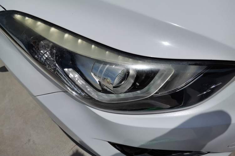 Used Hyundai Elantra (5th Generation / Langdong) 2016 1.6L Automatic Prestige Model Right Front Headlight