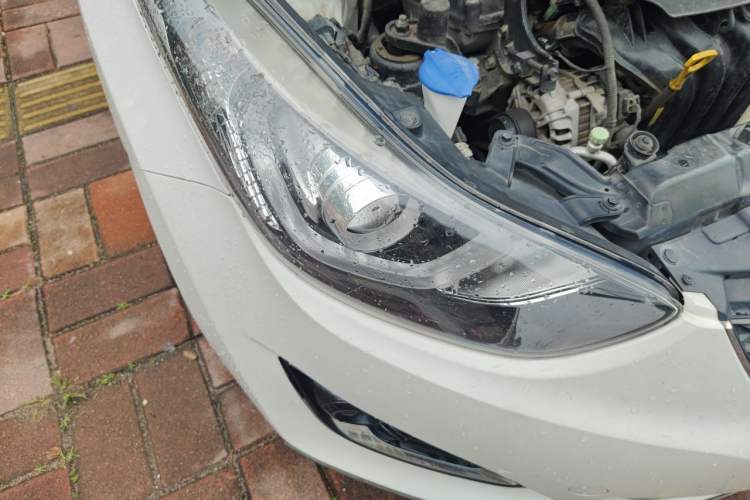 Used Hyundai Elantra (5th Generation / Langdong) 2016 1.6L Automatic Smart Version Right Front Headlight