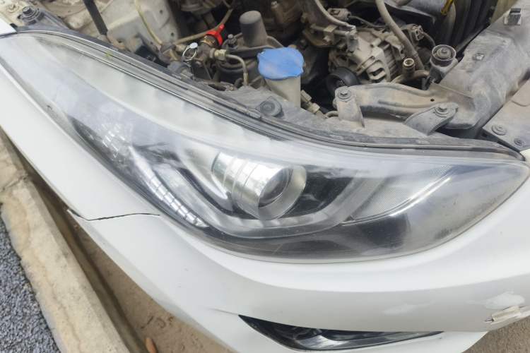 Used Hyundai Elantra (5th Generation / Langdong) 2016 1.6L Manual Luxury Model Right Front Headlight