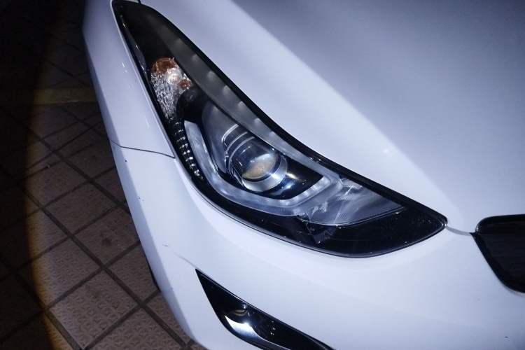 Used Hyundai Elantra (5th Generation / Langdong) 2016 1.6L Automatic Prestige Model Right Front Headlight
