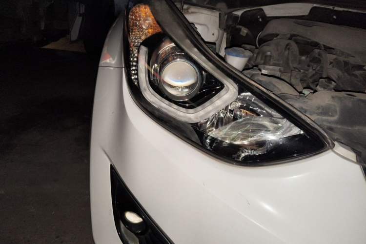 Used Hyundai Elantra (5th Generation / Langdong) 2016 1.6L Manual Luxury Model Right Front Headlight
