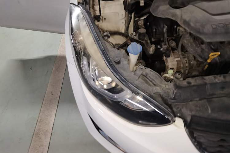 Used Hyundai Elantra (5th Generation / Langdong) 2016 1.6L Automatic Prestige Model Right Front Headlight