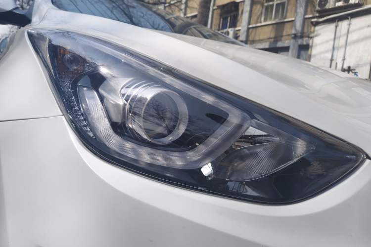 Used Hyundai Elantra (5th Generation / Langdong) 2016 1.6L Manual Luxury Model Right Front Headlight
