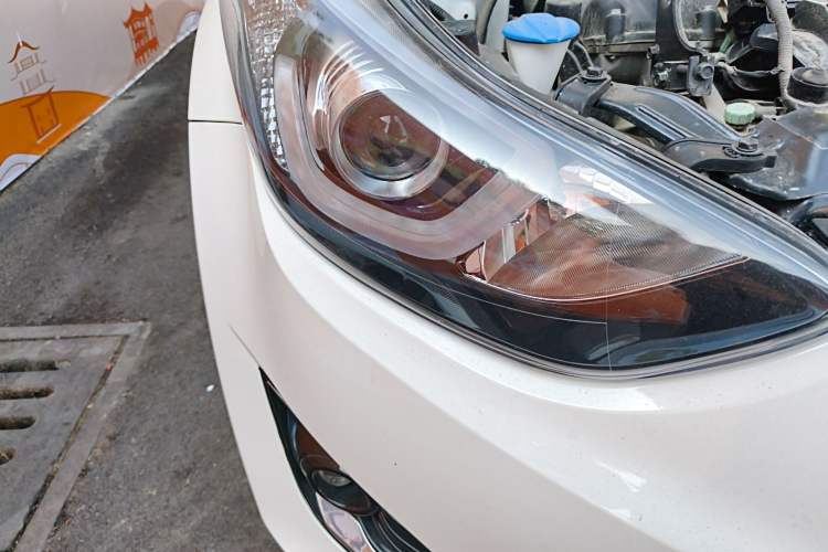 Used Hyundai Elantra (5th Generation / Langdong) 2016 1.6L Manual Luxury Model Right Front Headlight