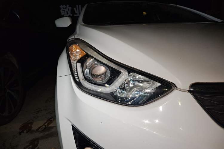 Used Hyundai Elantra (5th Generation / Langdong) 2016 1.6L Automatic Smart Version Right Front Headlight