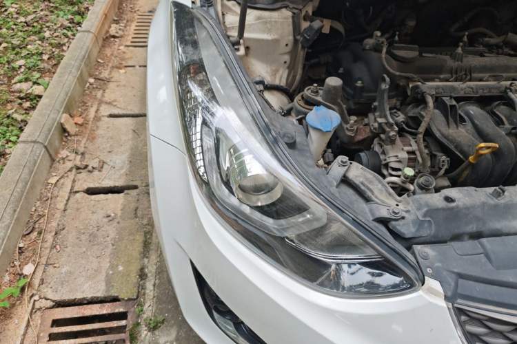 Used Hyundai Elantra (5th Generation / Langdong) 2016 1.6L Automatic Prestige Model Right Front Headlight