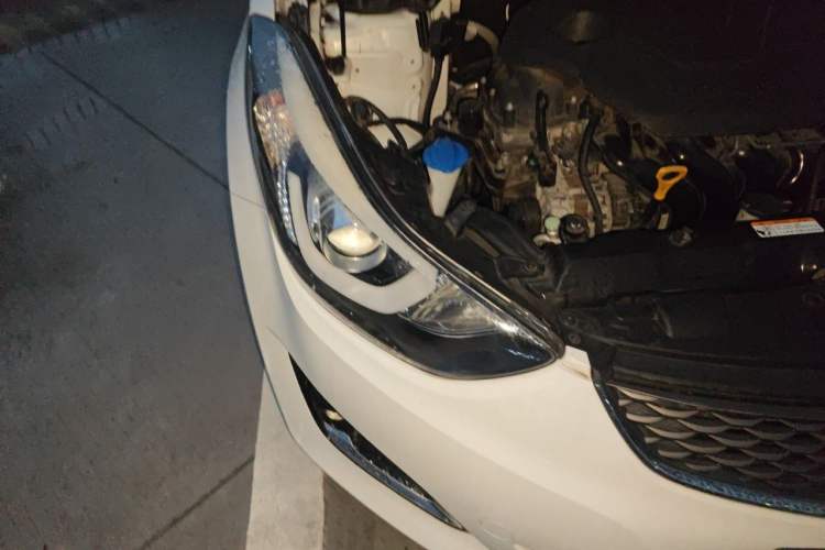 Used Hyundai Elantra (5th Generation / Langdong) 2016 1.6L Manual Fashion Edition Right Front Headlight