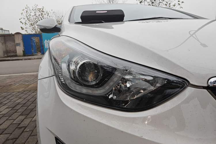 Used Hyundai Elantra (5th Generation / Langdong) 2016 1.6L Automatic Prestige Model Right Front Headlight
